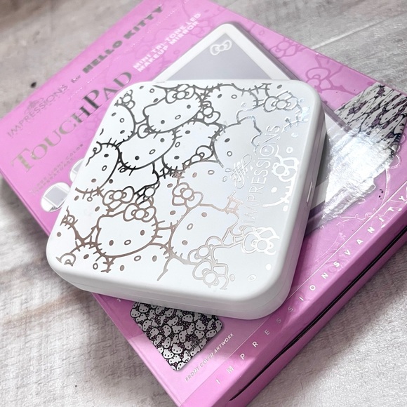 Impressions Makeup Hello Kitty Compact Mirror With Led Touch Light
